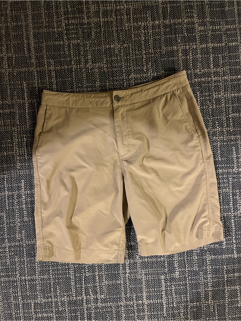 Faherty Men's Tan Flat-Front Shorts